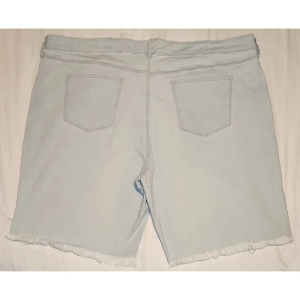 a.n.a High Rise Denim Bermuda Shorts Light Wash Raw Hem Plus Size 30W Woman